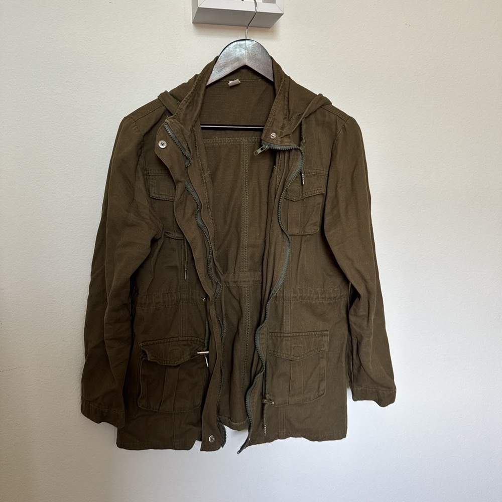 🚫SOLD Women’s Olive Hooded Jacket